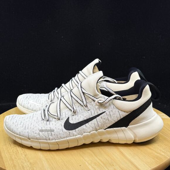 Mens Size 10.5 Nike Free Run 5.0 White Black Running Shoes CZ1884 010